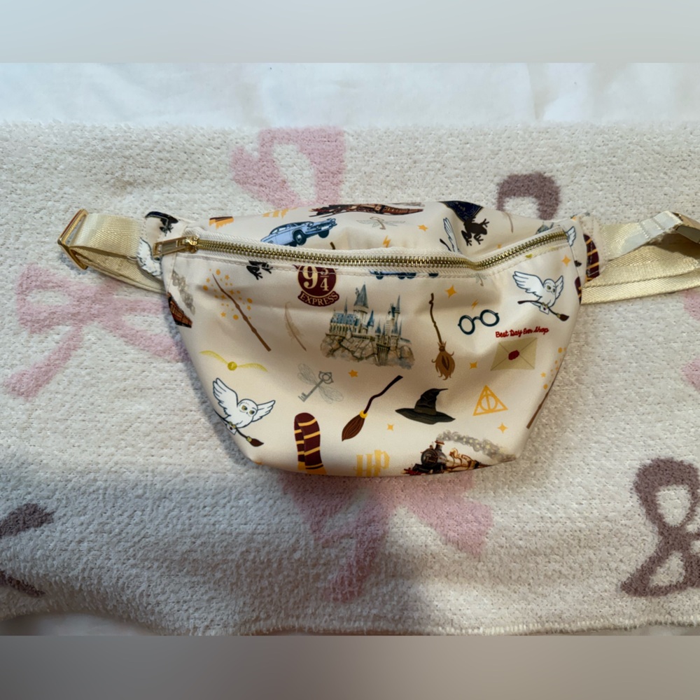 Best Day Ever Shop Cream Harry Potter Themed Fanny Pack